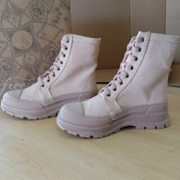 Free People Camp Out Canvas Lace Up Combat Boots Women's Size 10 EU 40 NIB - Picture 2 of 11